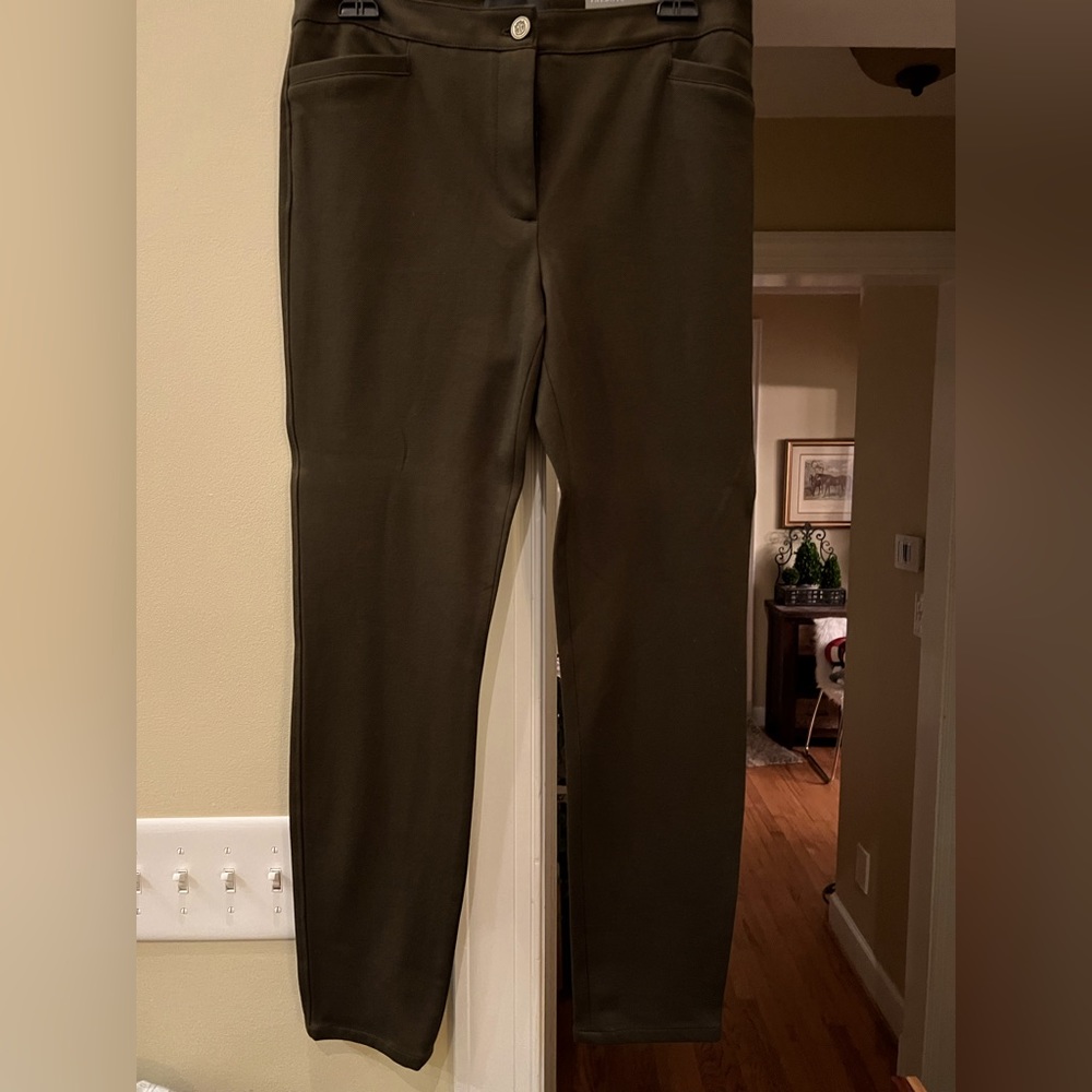 NWT Talbots skinny ankle olive green pants. Size 6
